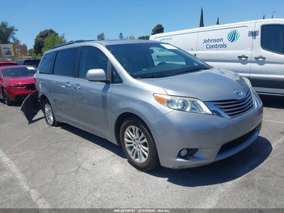 5TDYK3DCXFS****** 2015 Toyota Sienna