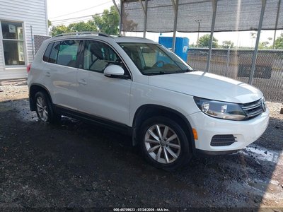 WVGSV7AX1HK****** 2017 Volkswagen Tiguan