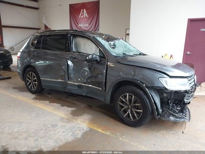 3VV3B7AX6LM****** 2020 Volkswagen Tiguan