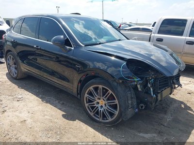 WP1AF2A25FL****** 2015 Porsche Cayenne