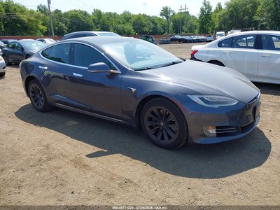 5YJSA1E21JF****** 2018 Tesla Model S