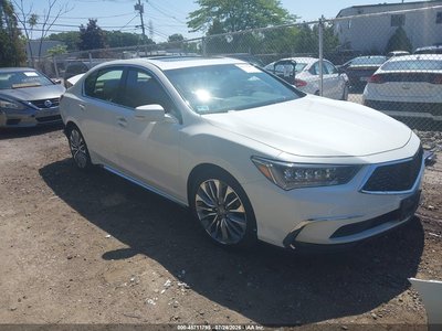 JH4KC1F50JC****** 2018 Acura RLX