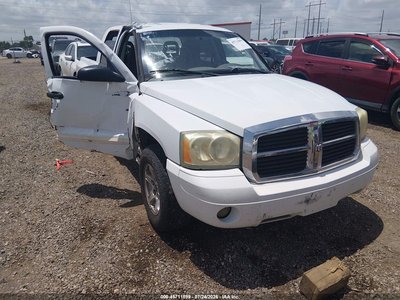 1D7HE48N65S****** 2005 Dodge Dakota