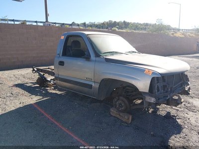 1GCEC14W8YZ****** 2000 Chevrolet Silverado 1500