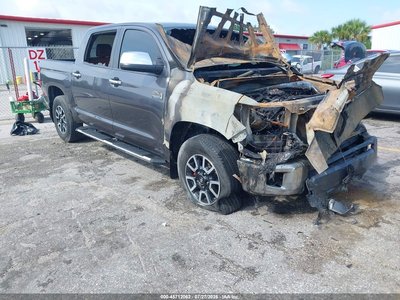 5TFGY5F18LX****** 2020 Toyota Tundra