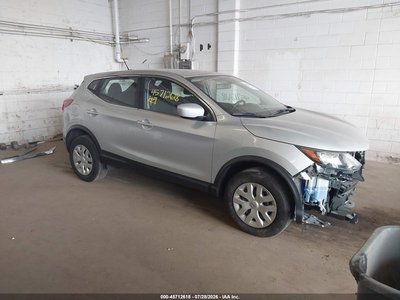 JN1BJ1CR3JW****** 2018 Nissan Rogue Sport