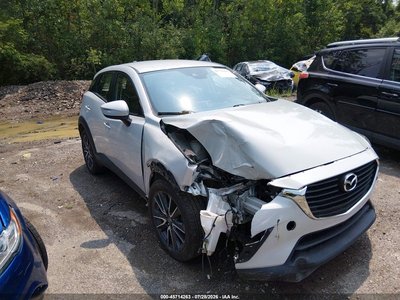 JM1DKFC74J0****** 2018 Mazda CX-3