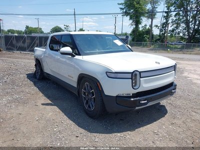 7FCTGAAAXPN****** 2023 Rivian R1T