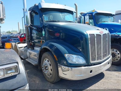 1XPBDP9X8FD****** 2015 Peterbilt 579