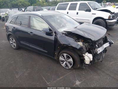 KNDCC3LD3J5****** 2018 Kia Niro Plug-in Hybrid