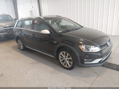 3VWH17AU0HM****** 2017 Volkswagen Golf Alltrack
