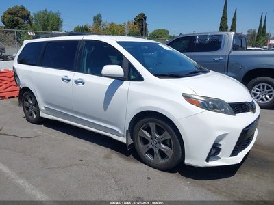 5TDXZ3DC6JS****** 2018 Toyota Sienna