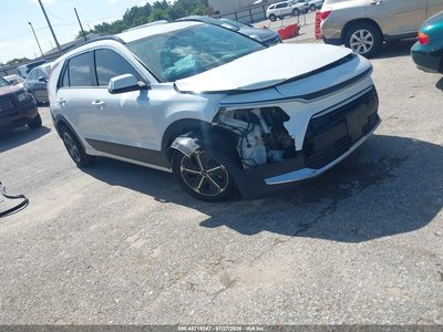 KNDCR3LEXP5****** 2023 Kia Niro