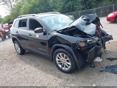1C4PJLCB9KD****** 2019 Jeep Cherokee