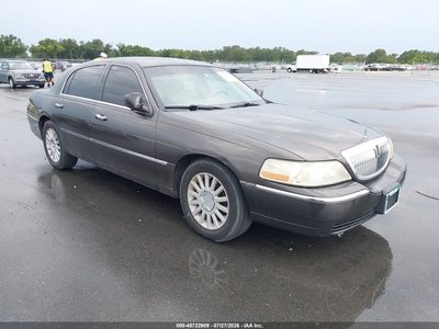 1LNHM81W05Y****** 2005 Lincoln Town Car