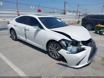 2021 Lexus ES