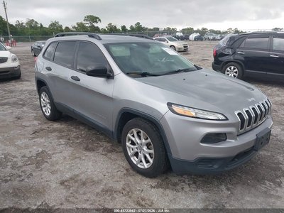 1C4PJLAB4GW****** 2016 Jeep Cherokee