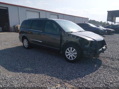 2C4RC1BG2GR****** 2016 Chrysler Town & Country