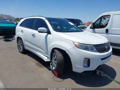 5XYKWDA77EG****** 2014 Kia Sorento
