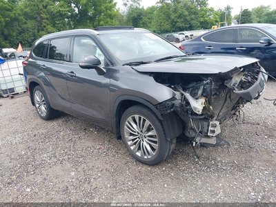 5TDKDRAH7PS****** 2023 Toyota Highlander