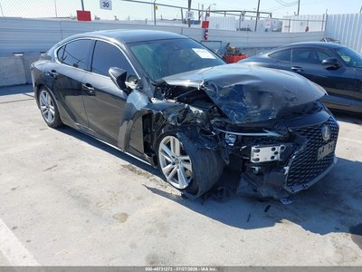 2021 Lexus IS
