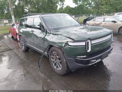 2022 Rivian R1S