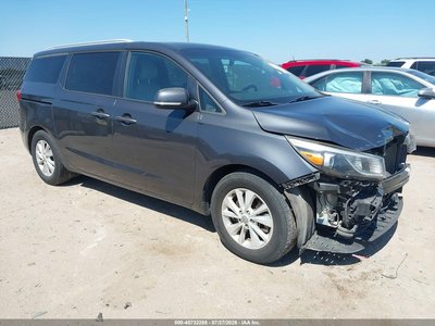 KNDMB5C15H6****** 2017 Kia Sedona