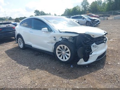 5YJXCAE25GF****** 2016 Tesla Model X
