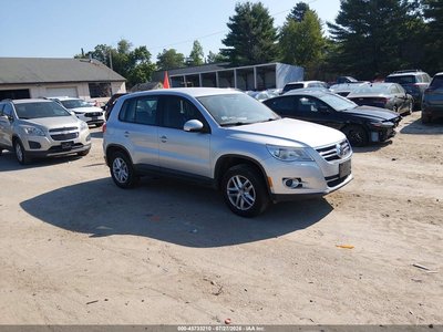 WVGBV7AX5BW****** 2011 Volkswagen Tiguan