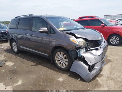 5TDDZ3DC1HS****** 2017 Toyota Sienna