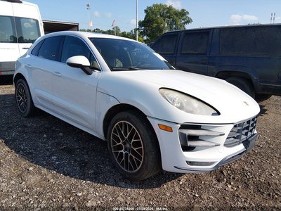 WP1AF2A5XFL****** 2015 Porsche Macan