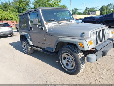 1J4FA29P5YP****** 2000 Jeep Wrangler