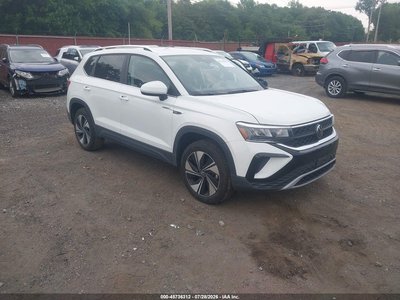3VVUX7B22RM****** 2024 Volkswagen Taos