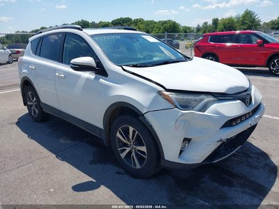 JTMRFREV1JJ****** 2018 Toyota RAV4