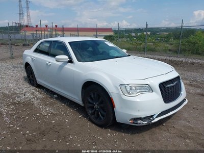2C3CCARG3GH****** 2016 Chrysler 300