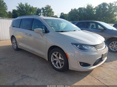 2C4RC1EG6KR****** 2019 Chrysler Pacifica