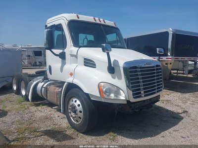 1FUJGBDV8GL****** 2016 Freightliner Cascadia 113