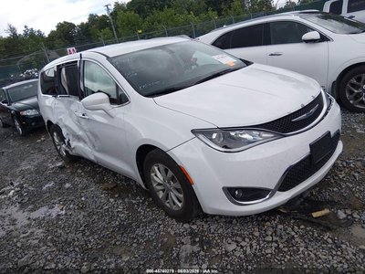2C4RC1FG8JR****** 2018 Chrysler Pacifica
