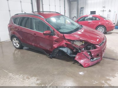 1FMCU9G97GU****** 2016 Ford Escape