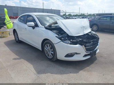 3MZBN1U71JM****** 2018 Mazda 3