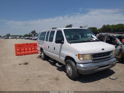 1FBSS31L5YH****** 2000 Ford E-350 Super Duty