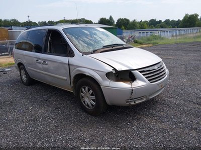2005 Chrysler Town & Country