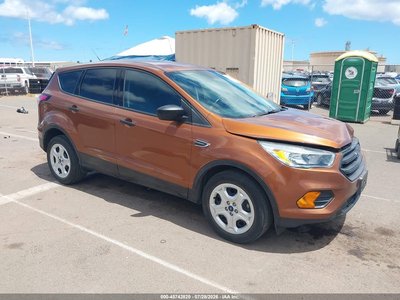 1FMCU0F70HU****** 2017 Ford Escape