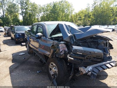 5TFAX5GN6HX****** 2017 Toyota Tacoma