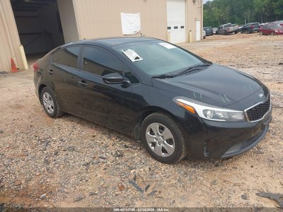 3KPFK4A75HE****** 2017 Kia Forte