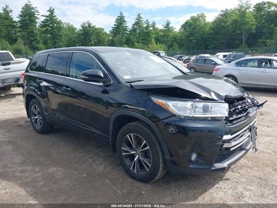 5TDBZRFH8JS****** 2018 Toyota Highlander