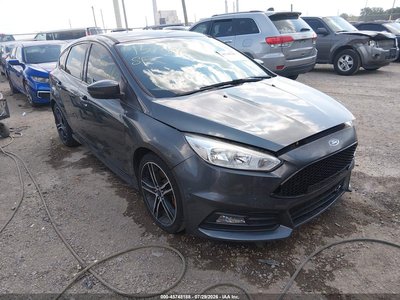 1FADP3L96HL****** 2017 Ford Focus St