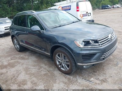 WVGEP9BP2GD****** 2016 Volkswagen Touareg