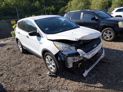1FMCU0F79GU****** 2016 Ford Escape