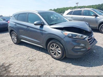 KM8J33A42JU****** 2018 Hyundai Tucson